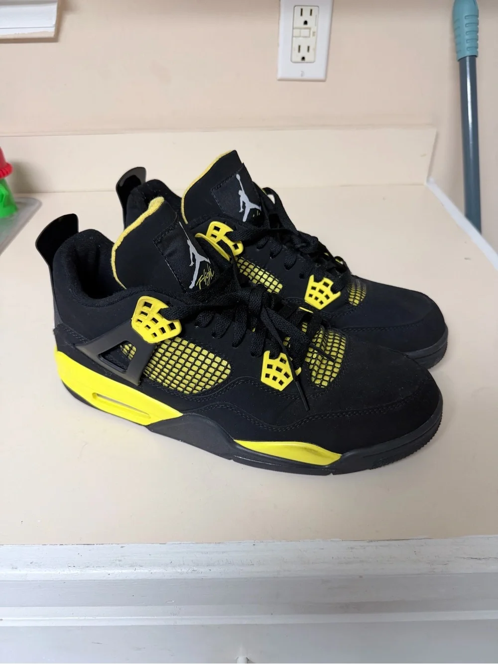 Jordan 4 Retro